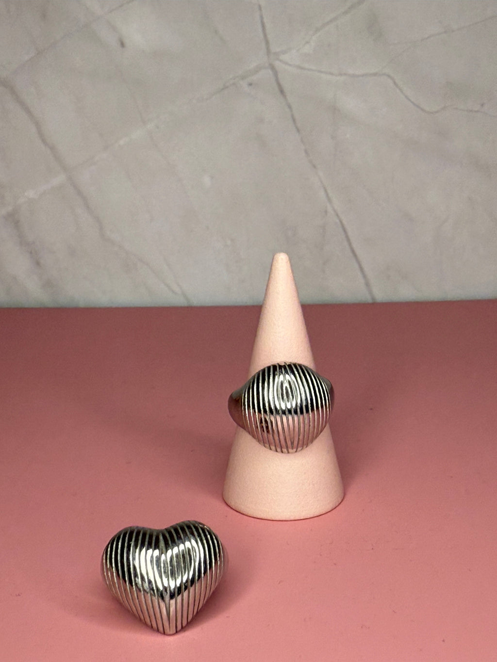 Anello stringato