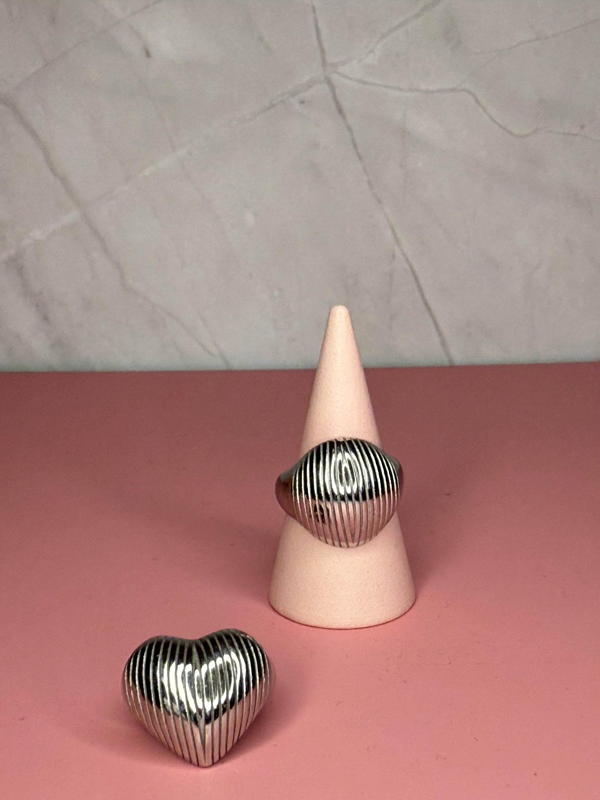 Anello stringato
