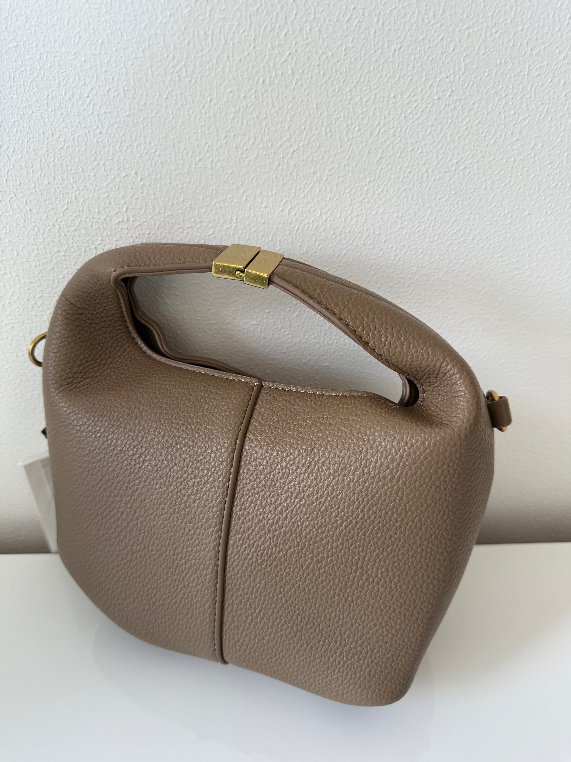 Borsa Hazul