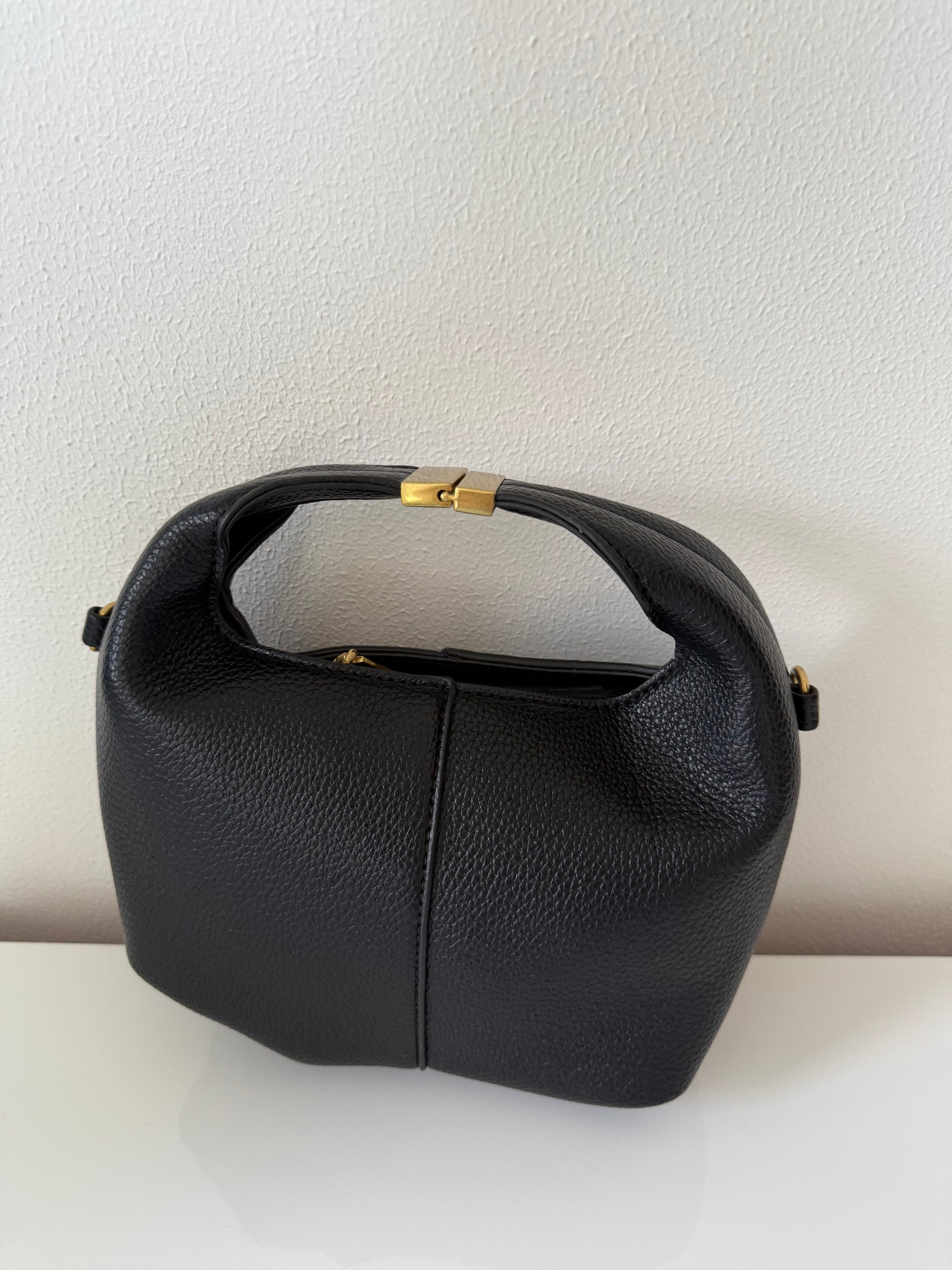 Borsa Hazul