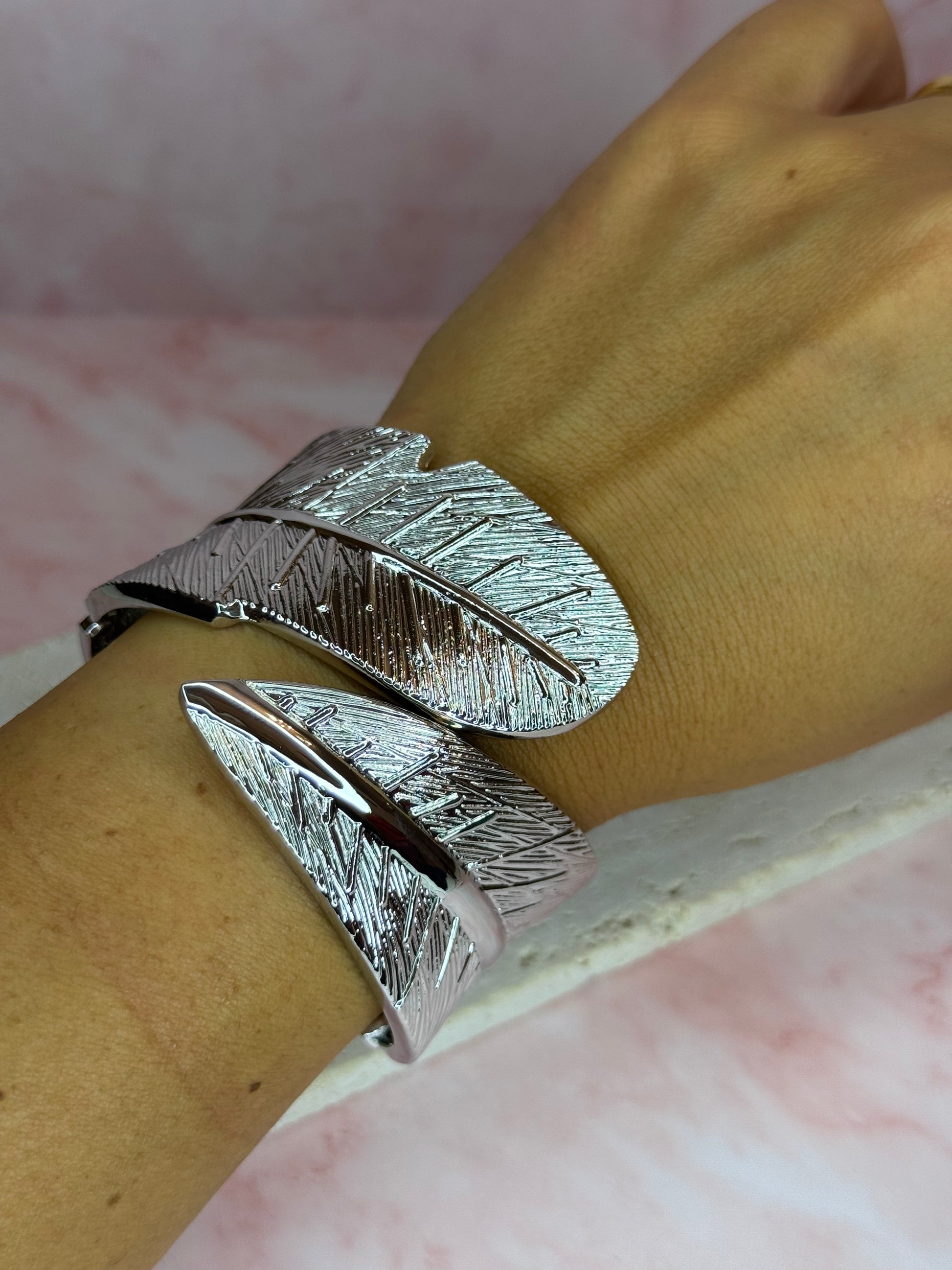 Bracciale rigido Foglie
