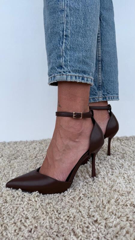 Decollètè Brown