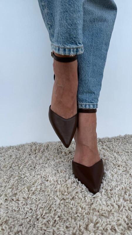 Decollètè Brown