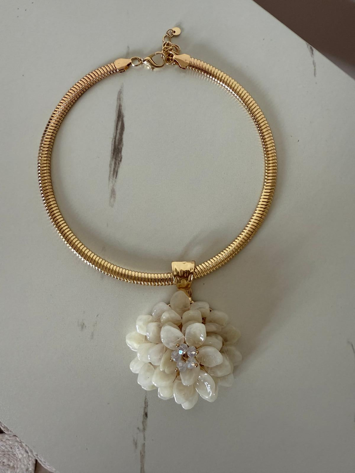 Collana Peonia