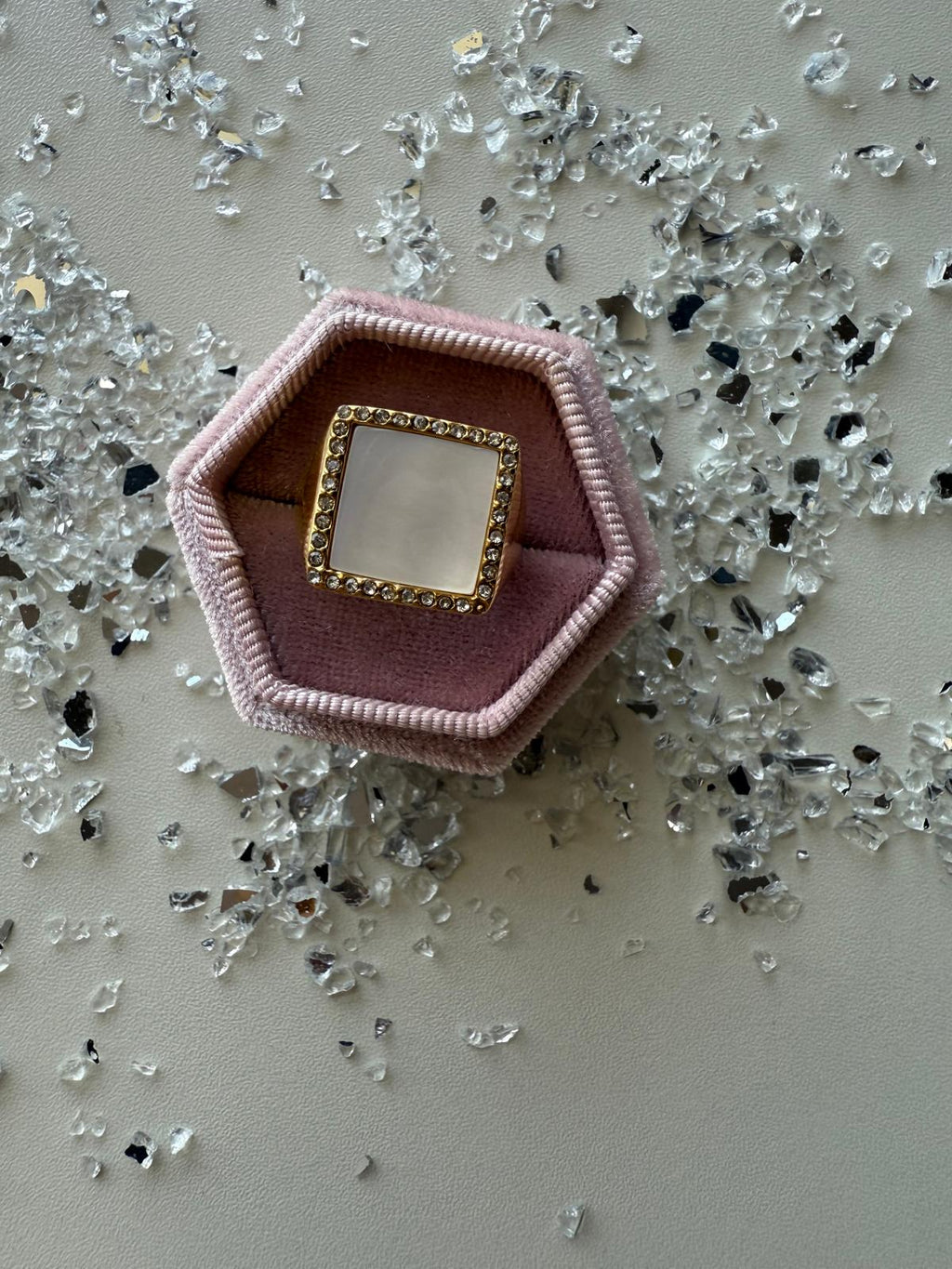 Anello madreperla quadro