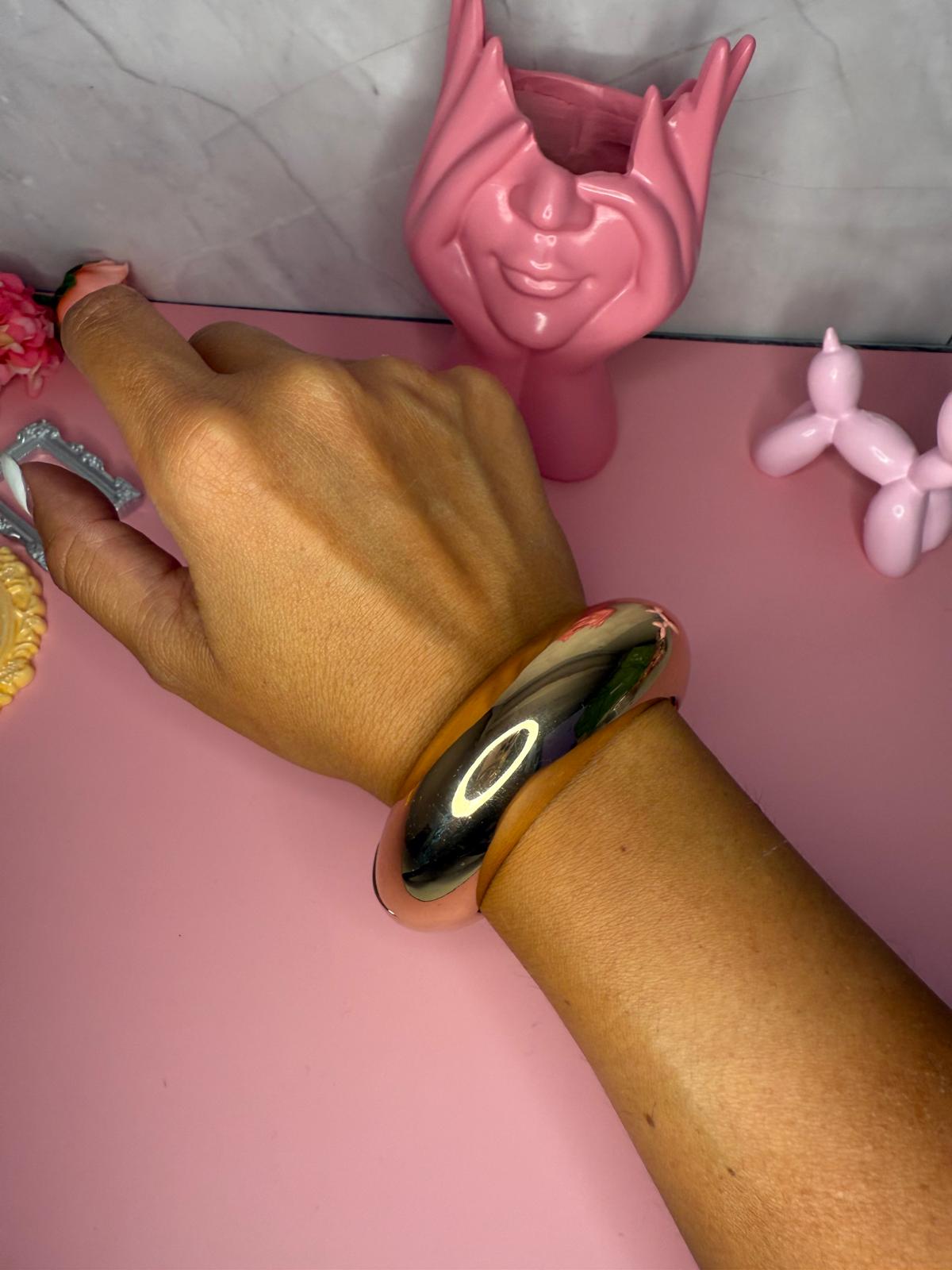 Bracciale rigido bombato