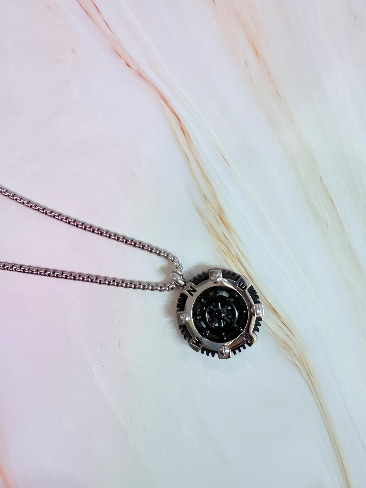 Collana uomo Rosa dei venti