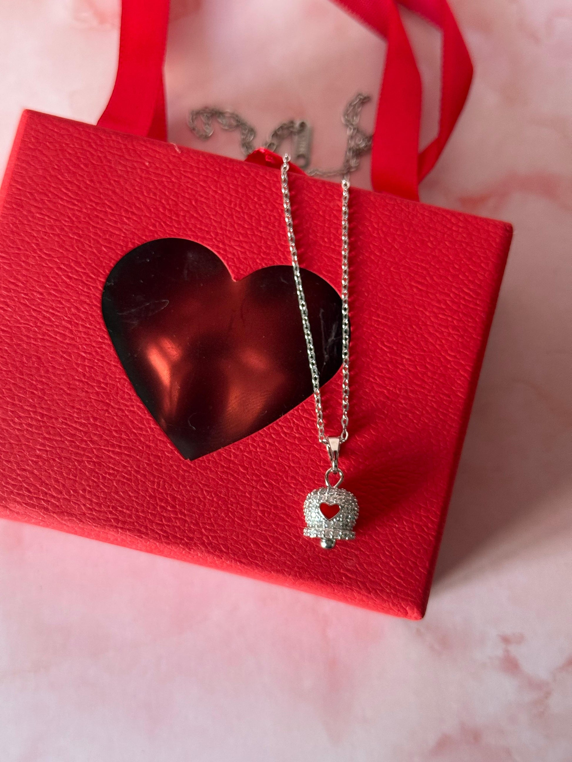 Colla campanella cuore